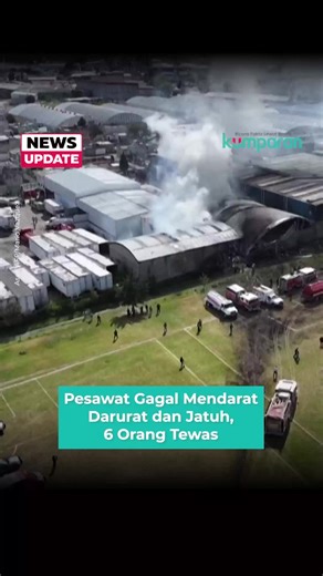 Pesawat jet kecil jenis Cessna Citation jatuh di Toluca, Negara Bagian Meksiko (15/12), menewaskan 6 orang. Perlindungan Sipil Negara Bagian Meksiko menyebut pesawat membawa 8 penumpang dan 2 awak sebelum menghantam area industri dekat Bandara Toluca. 📸: Dok. AFP. Baca selengkapnya dengan klik link di bio. Cari tahu berita update lainnya dengan download aplikasi kumparan di App Store atau Google Play. #newsupdate #update #news #svl #pesawat #meksiko #pesawatjet #bandaratoluca #beritainternasion