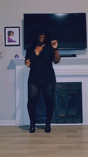 CAN WE DANCE TO AN OLD SCHOOL SONG? EASY PEASY SMOOTH LINE BY ME!❤️