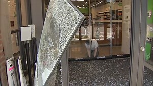 Police say there’s been looting and property damage as protesters continue to march in the streets of Seattle. Read more: bit.ly/2OENiqb | KIRO 7 News