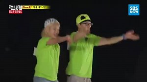 "쪼꼬만 거(?) 주세요~" 런닝맨 RunningMan 소녀시대(Girls' Generation) 편 블록만 준다면 세상 끝까지 어깨춤을 출 기세인 소녀들. | SBS
