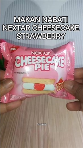 MAKAN NABATI NEXTAR CHEESECAKE PIE STRAWBERRY #asmr #shorts #shortvideo #trendingshorts #capcut