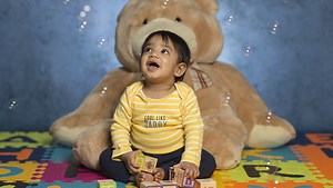 Set Up a Kid-Sized Photo Studio in Your Living Room for Inventive Portraits