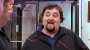 RELEMBRE OS PRIMEIROS EPISÓDIOS DE TRATO FEITO: ESSE É UM CONTEÚDO DA PRIMEIRA TEMPORADA DA HISTÓRIA DO PROGRAMA, QUE ESTREOU EM 2009! ​ Chega à loja um rifle Springfield Trapdoor de 1884 em excelente estado. Rick decide comprá-lo por $1.500, com a esperança de que ainda funcione. Para garantir, levam a arma a um campo de tiro, onde um especialista avalia sua segurança e funcionalidade.​ #TratoFeito #PrimeirosEpisódios #Nostalgia | HISTORY