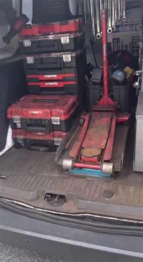 Ever wonder how a mobile mechanic sets up for a job🤔 #mechanic #auto #repair #autorepair #fixit #safty #repairs #autos #autotech #DIY #mobilemechanic #automotive #engine #gmc | My Mobile Mechanic / Auto Repair & Brake Replacement.