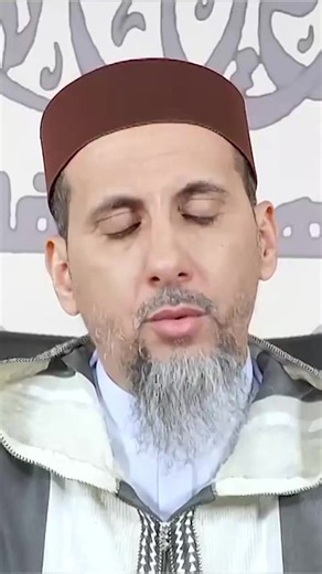 كيفية التشهد والصلاة الإبراهيمية والدعاء قبل السلام في الصلاة