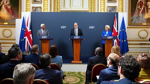 UK seeks EU trade deal five years after Brexit