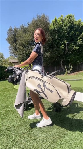 Clubs on. Drinks in the cooler. Power on. Follow mode on. And we’re ready to go. ⛳️