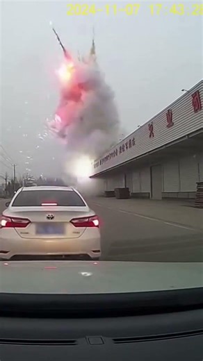 💥 What caused this terrifying chain reaction?! [Dashcam Footage]