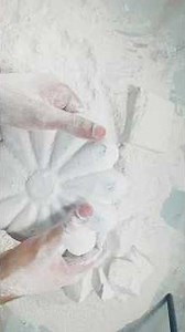 Fresh flower crush #asmrgymchalk #satisfying #crunchycrumbles #gymchalkcrushing #youtubeshorts