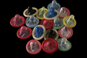 Teens invent condoms that change color when exposed to STDs