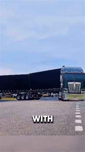 Peterbilt flexing with two 50-ton trailers! 😳 #HeavyHaul | Mechanical Man