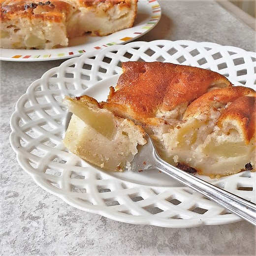 Easy all-in-one apple cake tray bake - made with oil