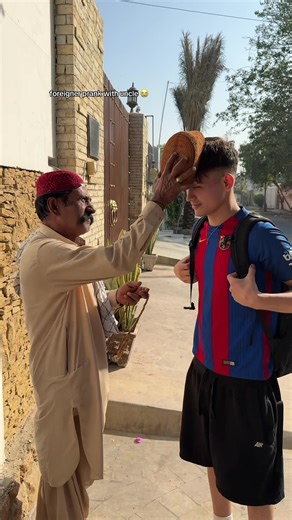 Heartwarming Moments with Uncle: A Foreigner's Prank