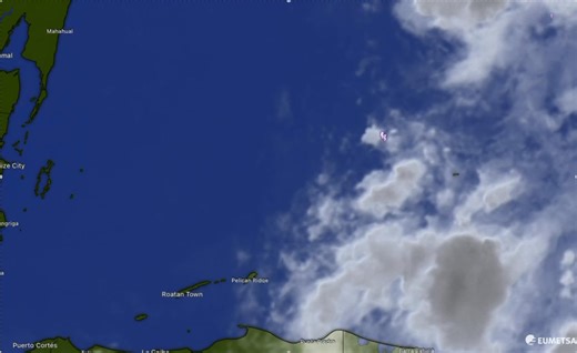 September 6, 2025: Good morning Bay Islands. This satellite map shows a lot of clouds coming at us last night. I thought we might get some rain out of this, but none of our stations recorded any. This has happened a lot in my time on Roatan. Rain from the east looks like it's going to get us wet, then gets weak just as it arrives. We do have more clouds this morning and that should give us at least some relief from the hot sun. Going through the rest of this weekend into next week, we will see h