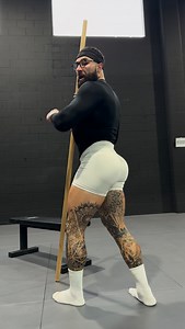 246K views · 591 reactions | How to do a Split Squat! | Nunzziii | Facebook