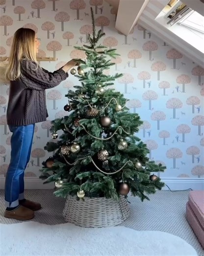 Dan Dean on Instagram: "AD. Little snippets of Sienna’s Christmas room. Her room has never looked so pretty! Choosing all the pieces from the Nordic Naturals collection from @bandq_uk , has made her room feel so cosy. It feels like a little winter storybook in here! Products used: 2.74m Fraser Fir Natural Green Christmas garland - Battery-powered - 5063022633163 6ft Full Nordmann Warm white LED Pre-lit Artificial Christmas tree - Green - 5063022634474 10 Warm white Snowglobe LED String lights Wi