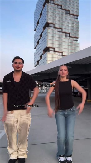 𝓑𝓮𝓵𝓵𝓪 (@hwrt_bells)’s video of Zahide Dance