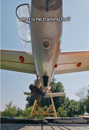 World First: Climbing Around an Airplane Experience