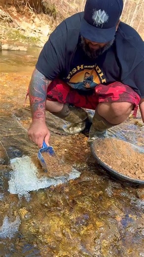 DC Gold Prospecting #bedrockminecraft #bedrock #goldprospecting #goldpanning #goldmining #treasure #aur #gold #minerals #gemstones #altin #emas #worklifebalance #metaldetecting | FishnGold