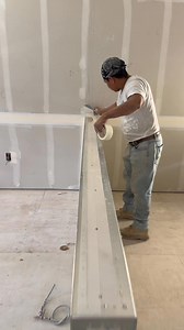 Level 1 primera mano llenando Corner Bead colocamos Mesh tape malla de fibra para que no se agrite #drywallfinisher #contructionworker | Bernardo Drywall Finisher