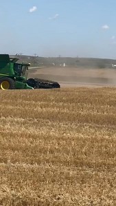 Harvest time in full swing near Ross in North Dakota. To Divan Pretorius and Werner Harmse - thanks for putting in those long hours! #usa #NorthDakota #Harvest2025 #H2A #proudlysouthafrican #cvplacements | CVPlacements