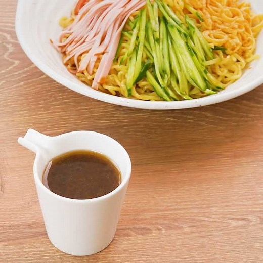簡単黄金比！さっぱりおいしい冷やし中華のタレのレシピ | デリッシュキッチン