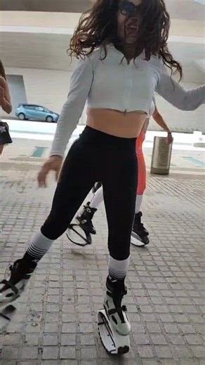 Mira esta coreografía de Bounce Dance llena de actitud y flow. 💥💃🏽 Si te gusta el ritmo y quieres aprender pasos increíbles, dale like ❤️ 📌 ¿Quieres más? Únete a mis clases online y accede a coreografías exclusivas. Escríbeme para más info. 📩 #Dance #fitdance #valencia #exercise #saludable #reelsfypシ. #techno #fitnessmotivation #KANGOO #cuidese #boots | Fitnessparati bounce