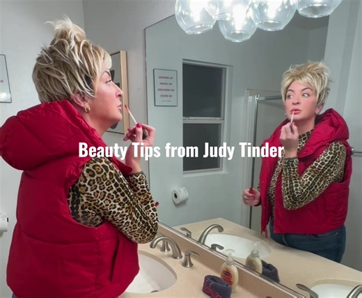 Beauty tips from Judy Tinder. Red lips and bronzer = 🔥. #scooters #dibsbeauty #fabletics