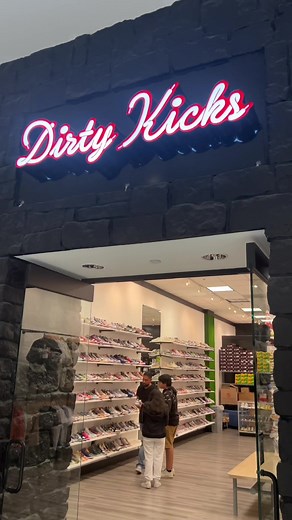 Sneaker Shopping at Austin Mall | Finish Line, Shoe Palace, Dirty Kicks