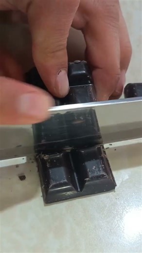 #asmr #chocolate #howtomakechocolateathome #ashortaday #asmrsounds