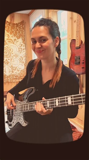 Still in the process of relearning this one but there’s all sorts of fun bass lines here! ‘Black Light’ by Smith/Kotzen 🔥 We’ll be playing this one and so many more live on the upcoming tour! I can’t wait 😎 #smithkotzen #adriansmith #richiekotzen #bassline 🎸 | Julia Lage