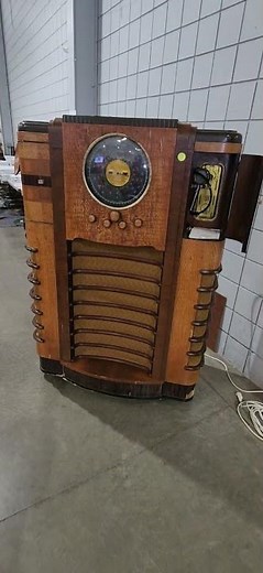 Rare "Crosley WLW Super Power Radio Receiver". Only 350 were made in 1936.