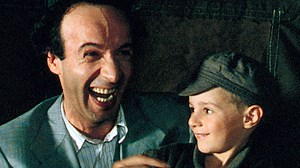 Was uns bleibt, ist die Menschlichkeit. Danke, Roberto Benigni für DAS LEBEN IST SCHÖN! Heute wird der Oscar-Preisträger 64. bit.ly/1We4ddM | ARTHAUS