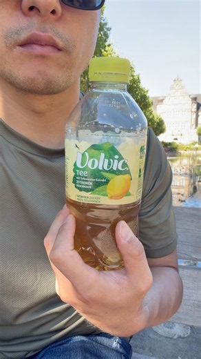 Volvic lemon Tee