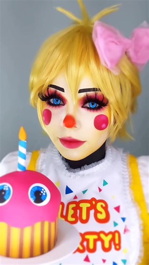 Toy Chica Cosplay: Five Nights at Freddy's Highlights