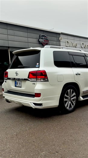 Exploring the 2017 Land Cruiser ZX Features and Benefits