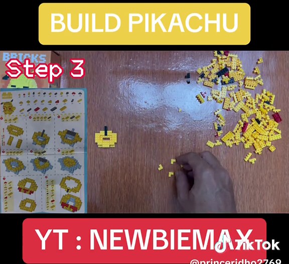 Construcción de Pikachu con bloques Lego