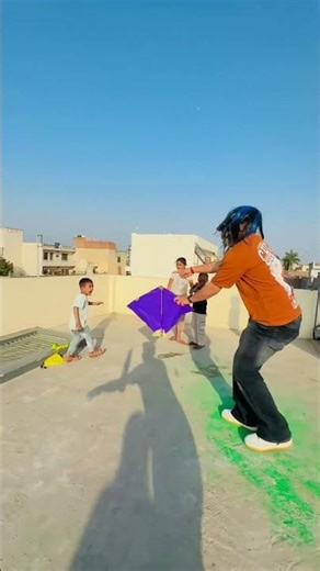 बच्चा तो भूत वाली शकल देखकर डर कर मुझे पतंग दे दिया अपना🤣🪁#kite #kiteflying #patang #patangbazi