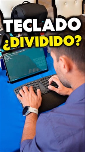 ⌨️ Nunca habia probado un teclado ergonómico dividido. 😔 Si, necesita de práctica, pero la posición es tan cómoda y natural. Que vale totalmente la pena. ✔️ Conocelo en este video... | Página: Edu Camps
