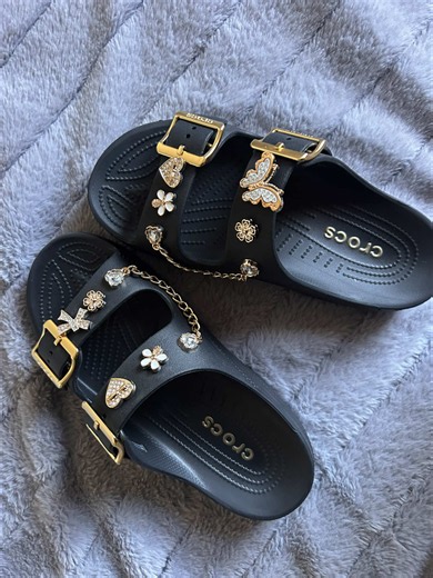 How to Decorate Crocs with SHEIN Charms — Easy Croc Charm Ideas
