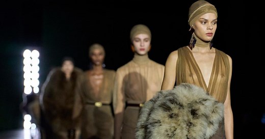 «Un jour, la tendance est aux poitrines XXL, le lendemain, aux petits seins» : comment nous réapproprier nos seins ?