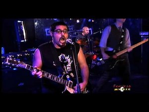 The Giraffes - Prime Motivator - Live on Fearless Music