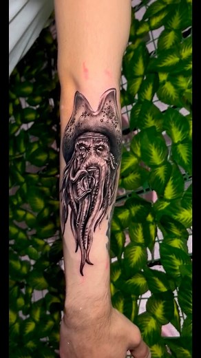 Davy Jones Era un demonio marino conocido como el “Señor de los Siete Mares” 🌊 Artista. SEBASTIÁN ✅ #Tattoos #Ink #TattooLifeStyle #tatuajescdmx #TattooCDMX #TatuajesYPerforaciones #tatuajes #tatuajesenfotos #tatuadoresmexicanos #mexicantattoo #mexicantattooartist #mexicantattoostyle #tatuajesmexico #tatuajesazcapotzalco #tatuajesnarvarte #tatuajescdmx #tatuajesdf #tatuadorasmex #tatuadorescdmx #tatuadorasmex #tattooamigas #tattooviral #tattooviralpost #tattoopost #trendingreels #tattootrends #