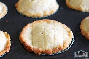 Vegan Hong Kong-style Chinese Mini Chicken Pie (Vegan Gai Pie 鸡 批)