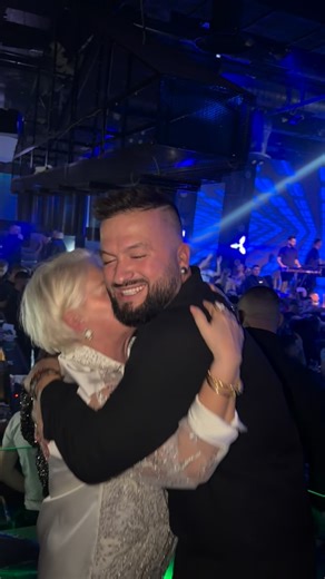 Klinton Zeqiraj on Instagram: "Nje super mbremje per ditelindjen e Gushit ku jemi kenaq pafund! Edhe 100 vite te lumtura dhe festofsh perhere prane nesh ❤️ @artjolatoskaofficial cfare na bere me kete kenge 😅 te duam ❤️"