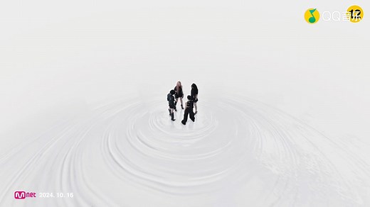 aespa最新回归曲《Whiplash》MV，极简风的极致诠释_高清1080P在线观看平台_腾讯视频