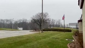 It’s snowing at our office in Weldon Spring! Don’t let this snow fool you, a more impactful system is on the way for tomorrow afternoon through Monday evening. Stay up to date with our latest forecasts at http://weather.gov/lsx/winter! | US National Weather Service Saint Louis Missouri