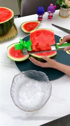 Easy to cut watermelon into cubes | Party Poppers | Facebook