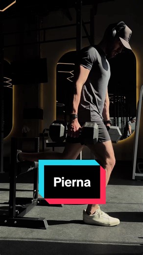 Día de pierna 19 sets en total 1 hora de entrenamiento pesado 3x6 leg press pesado 3x6 prone leg curl 2x12 de rdl machine (muy buen rom) 2x10 hack squat (no tan pesado) 2x6 leg extension (pesado) 3x8 calf raises parado (concentrado en estirar lo más posible hacia abajo) Y por último 2x10 Bulgarians priorizando ROM #legday #gym #gymtok #workout #rutina