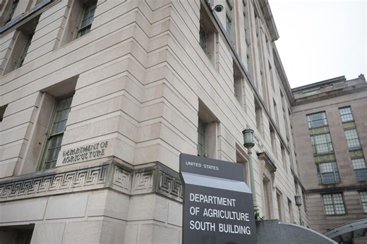 News | Federal office building facing $1.6 billion in maintenance expenses hits market